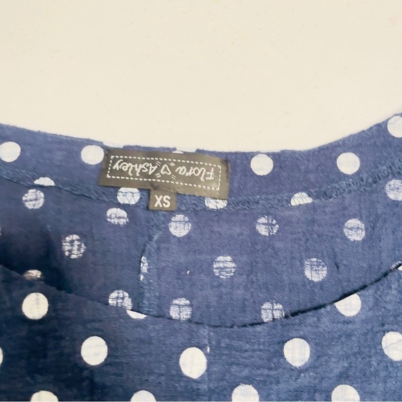 Flora Ashley blue and white polkadot oversized top size extra small - Picture 7 of 11